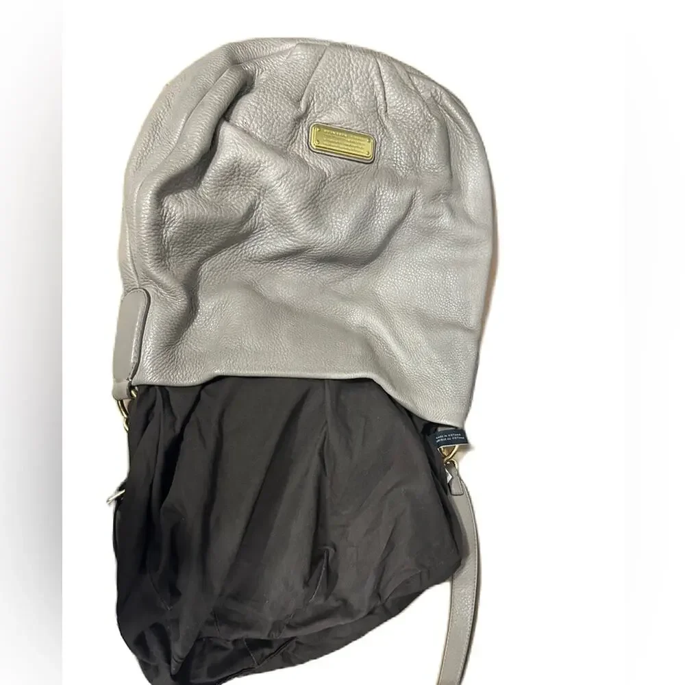Marc Jacobs Taupe Pebble Leather Hobo/crossbody Bag With Long Strap MSRP‎ $459